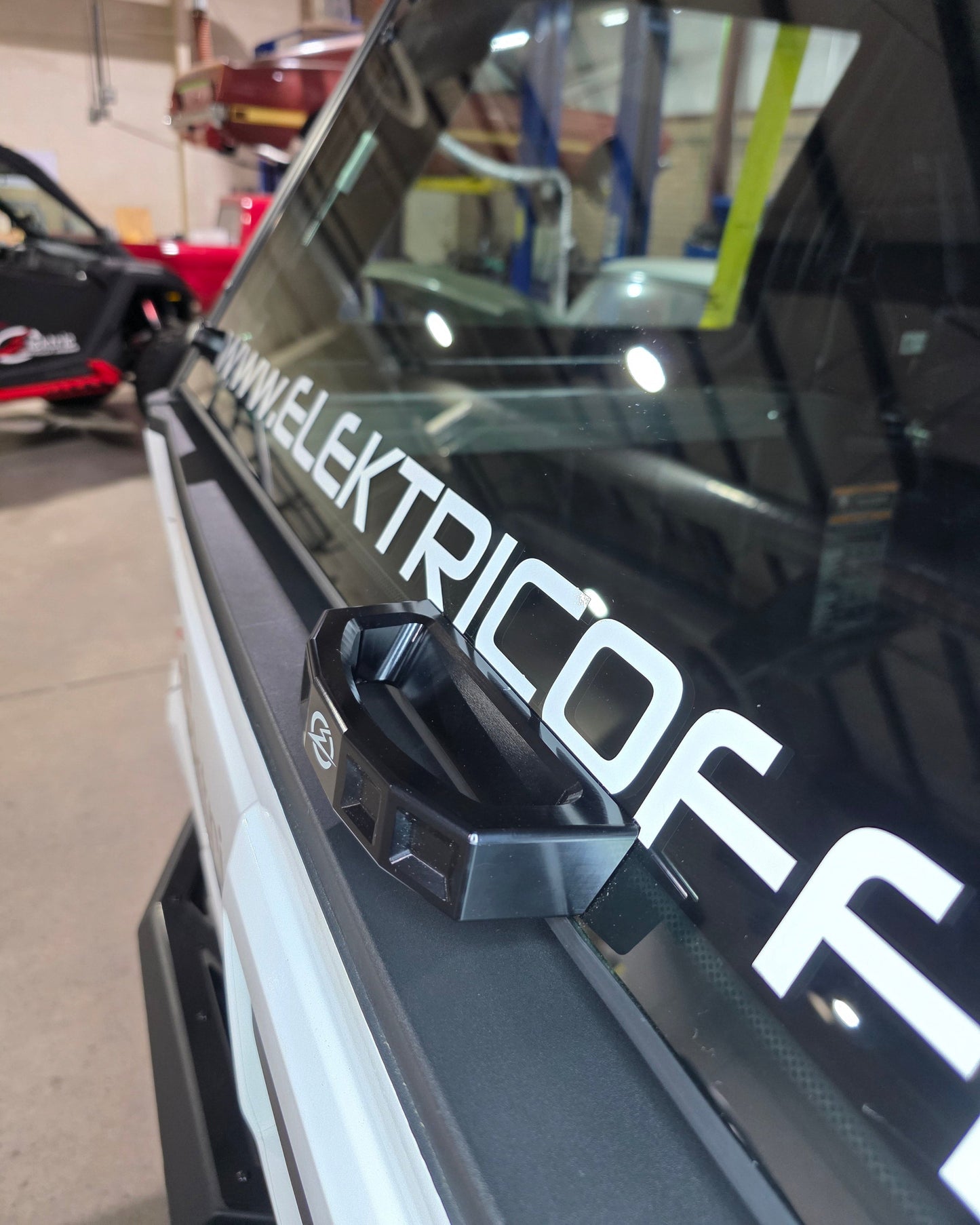 2024+ Polaris Xpedition Rear Glass Handle (Anodized Black)